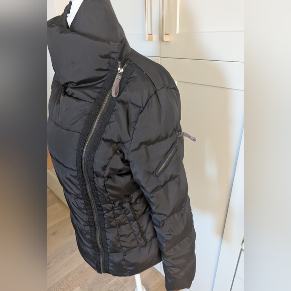 Women's Black Puffer Jacket. Down And Feather. - Picture 2 of 9